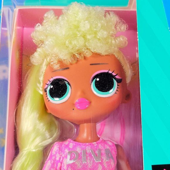 Lounge Series LOL Surprise Lady Diva OMG Outrageous Millennial Girls NIB - Picture 5 of 7
